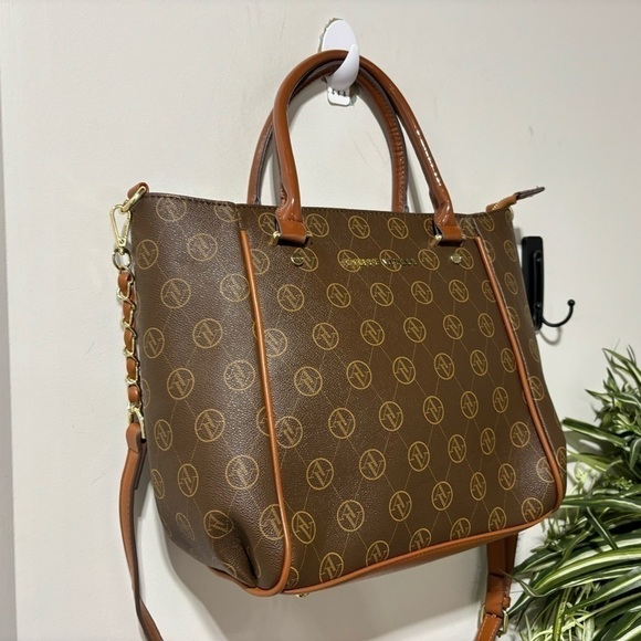 ❤️Adrienne Vittadini Signature Satchel - Picture 3 of 7